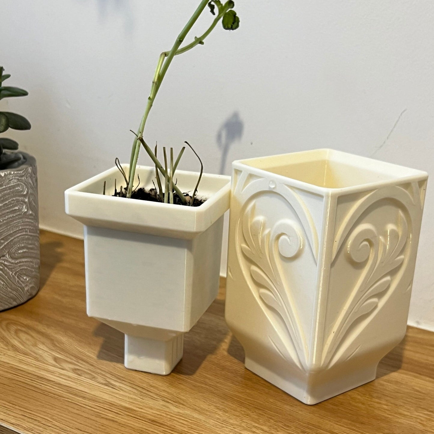 Self Watering Plant Pot for Herbs and small plants, 3D Printed Plant Pot, Heart Design Plant Pot