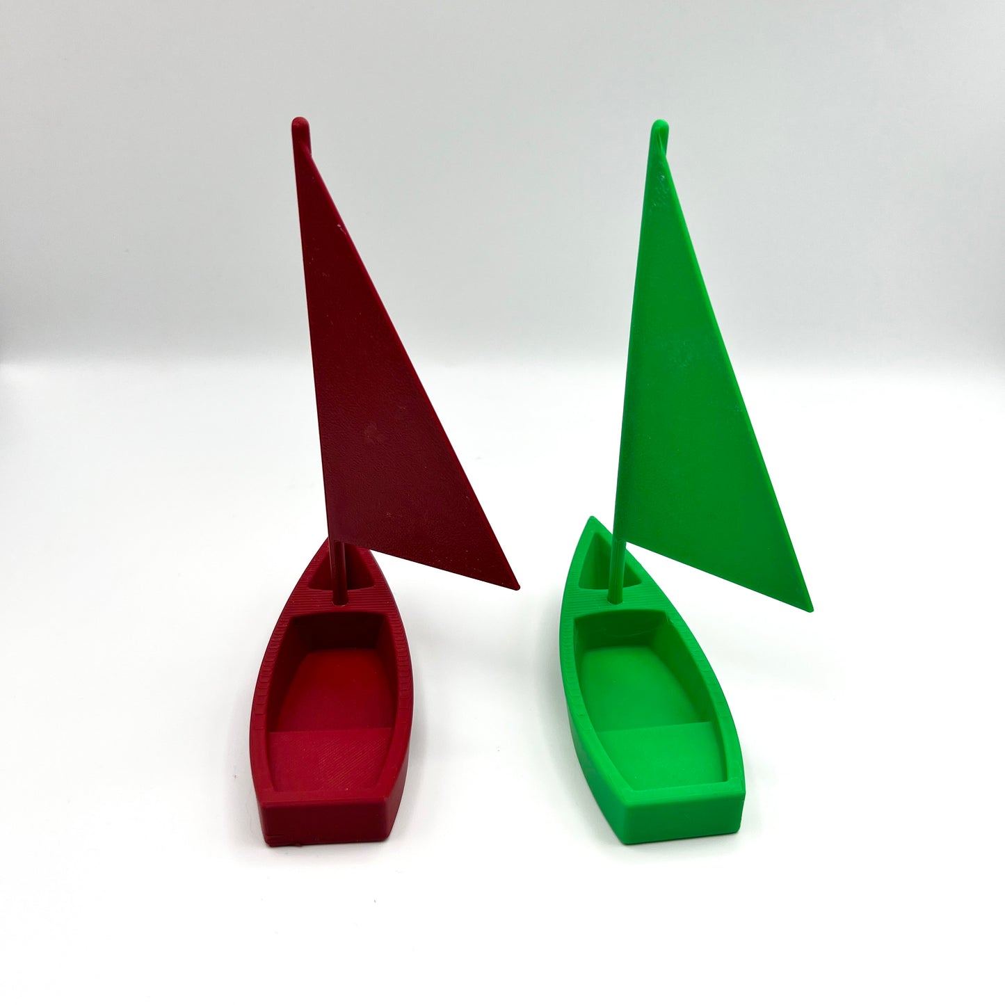Sailing Boat Training Aid, with moving sails