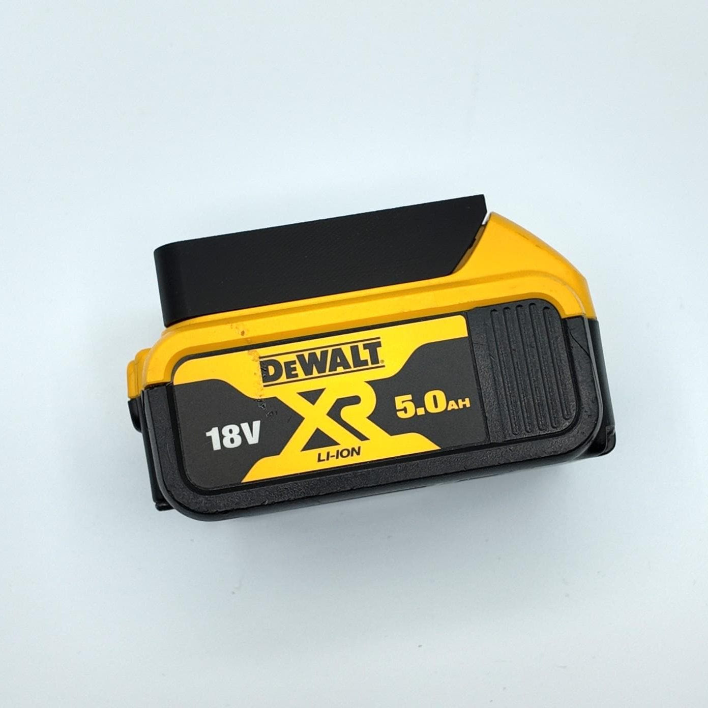 3D Printed DeWalt Battery Cover & Wall Mount: 18-20V Dust Protector