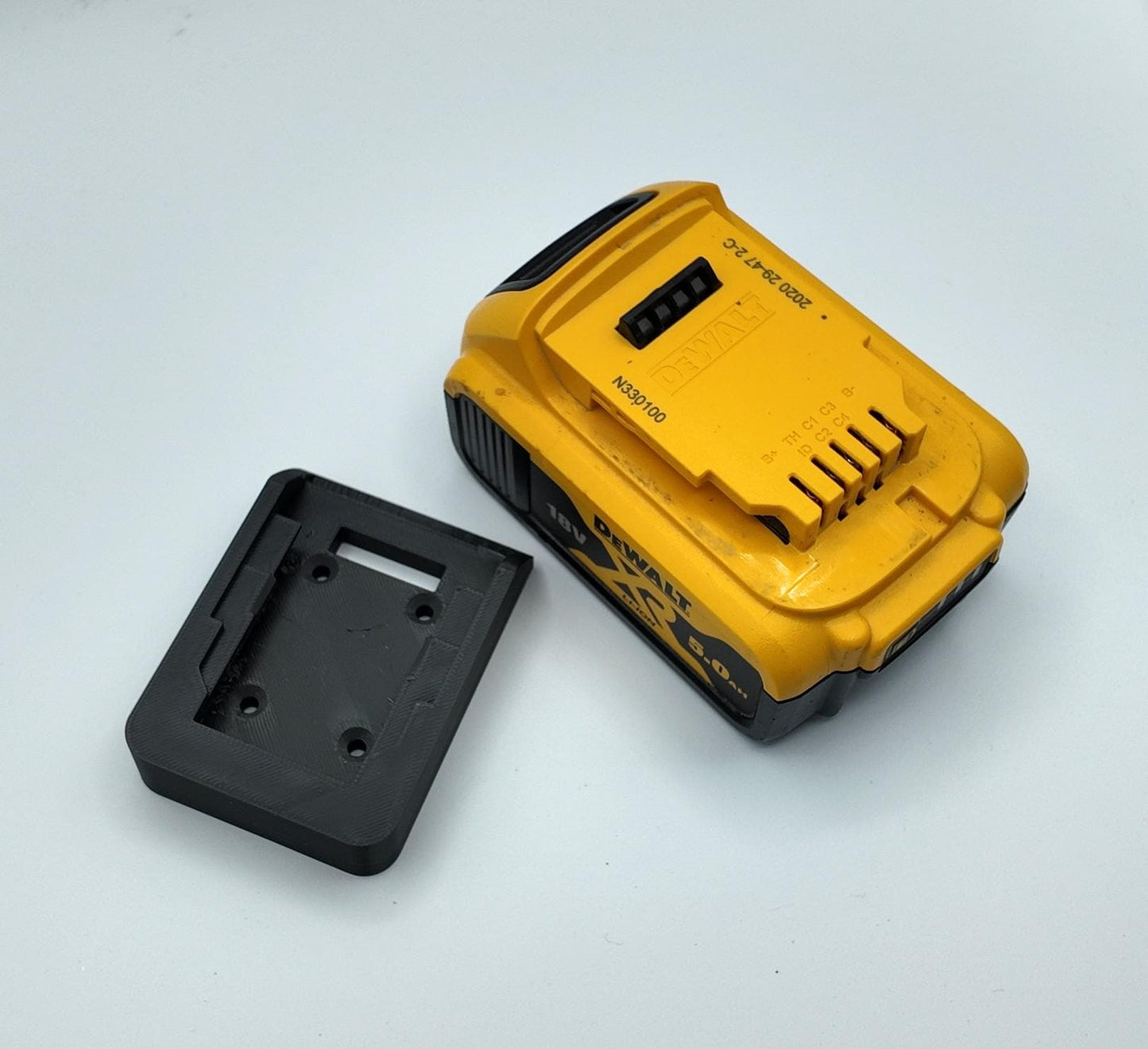 3D Printed DeWalt Battery Cover & Wall Mount: 18-20V Dust Protector
