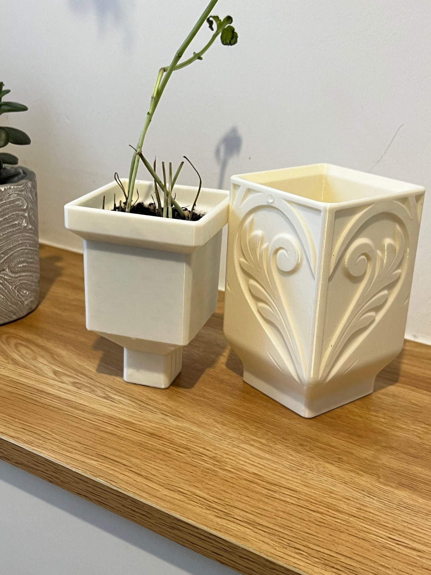 Self Watering Plant Pot for Herbs and small plants, 3D Printed Plant Pot, Heart Design Plant Pot