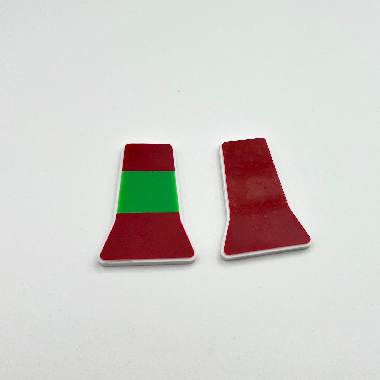 Set of 4 Large 2D magnetic IALA A and B Channel Markers - Sailing / Water sports training aid.  Buoyage Training