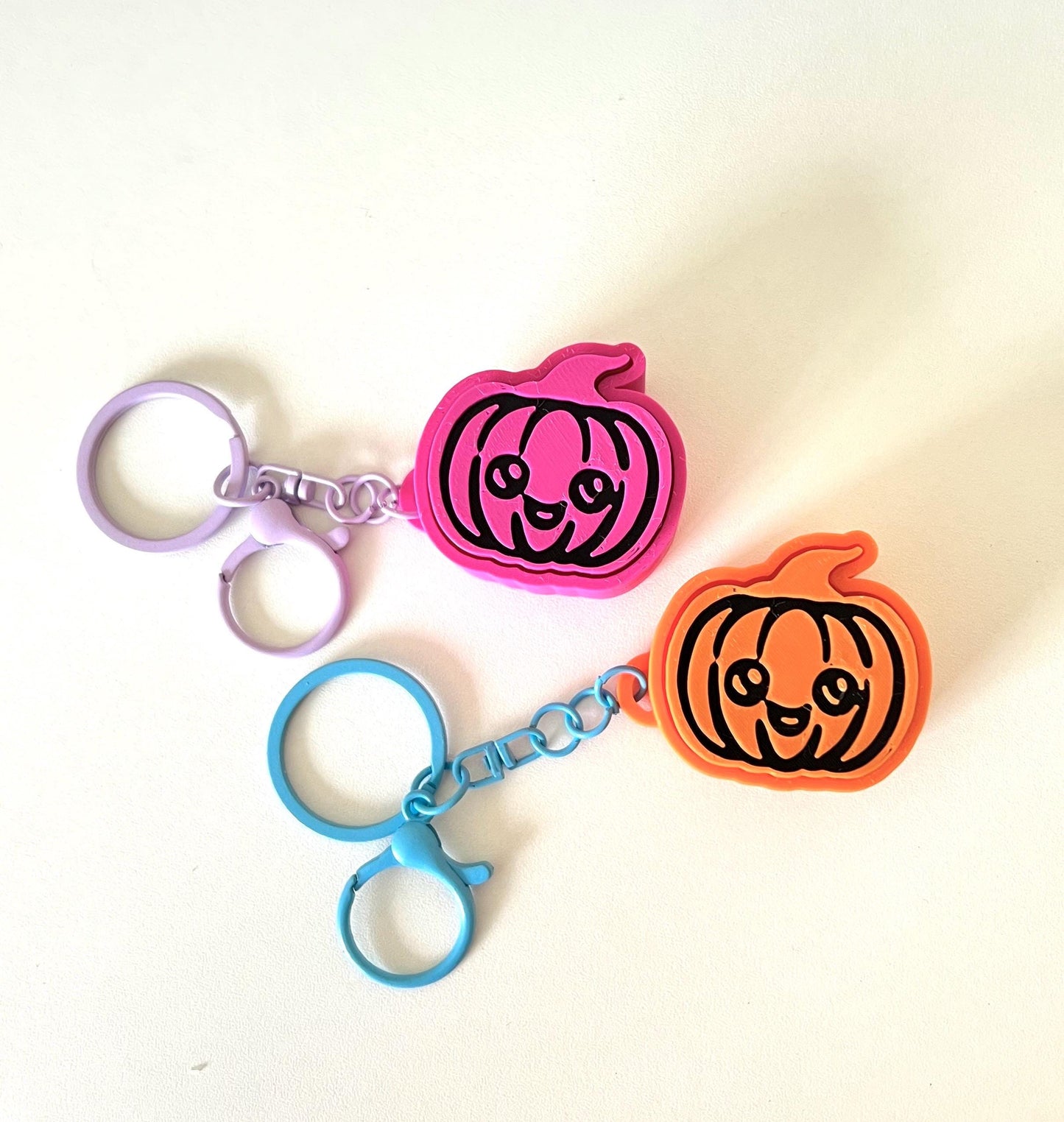 Smiling Pumpkin Fidget Toy Keychain: Sensory Halloween Stress Relief