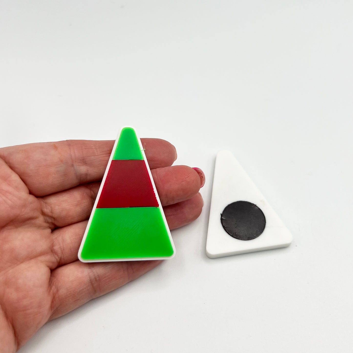 Set of 4 Large 2D magnetic IALA A and B Channel Markers - Sailing / Water sports training aid.  Buoyage Training