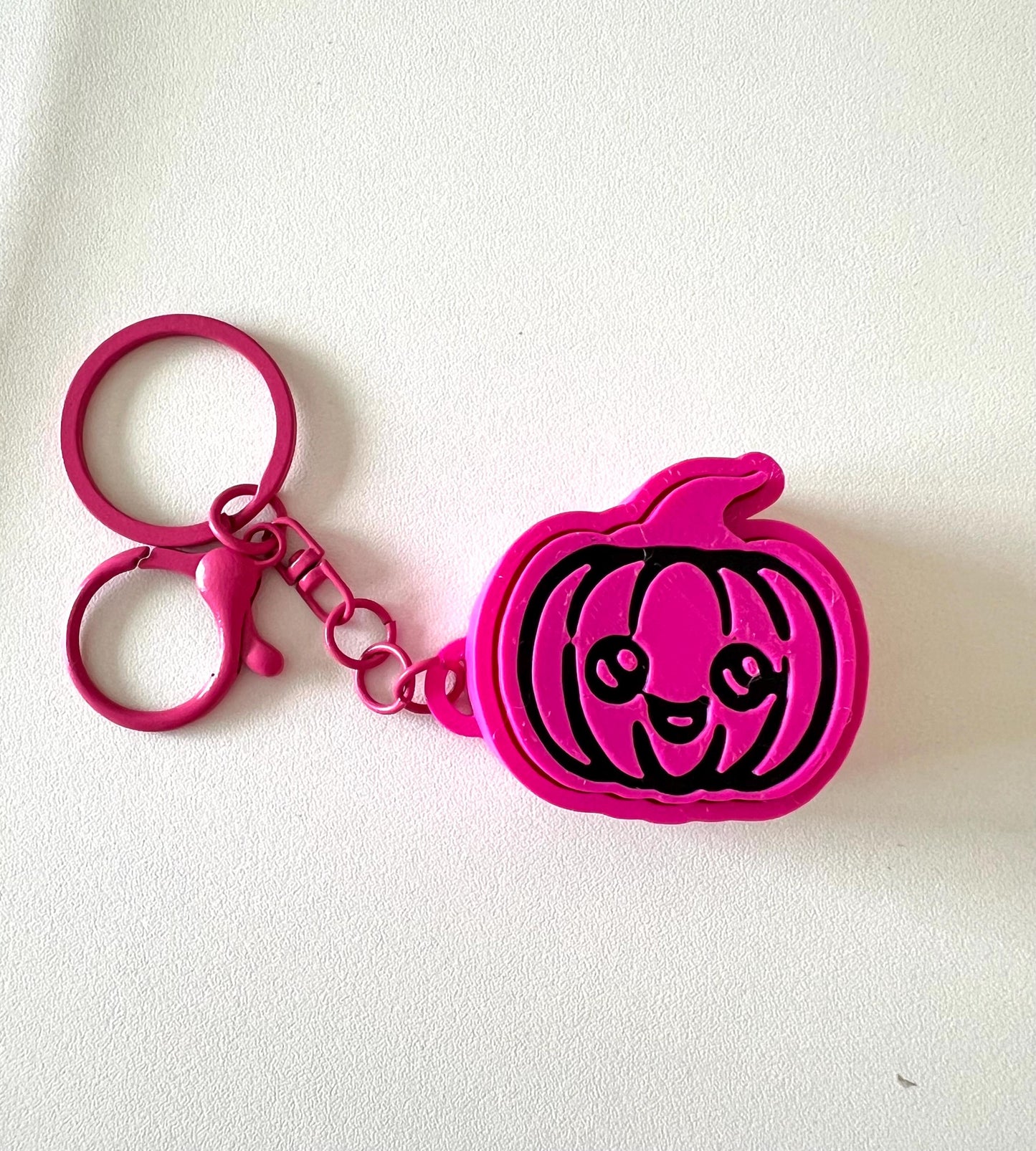 Smiling Pumpkin Fidget Toy Keychain: Sensory Halloween Stress Relief