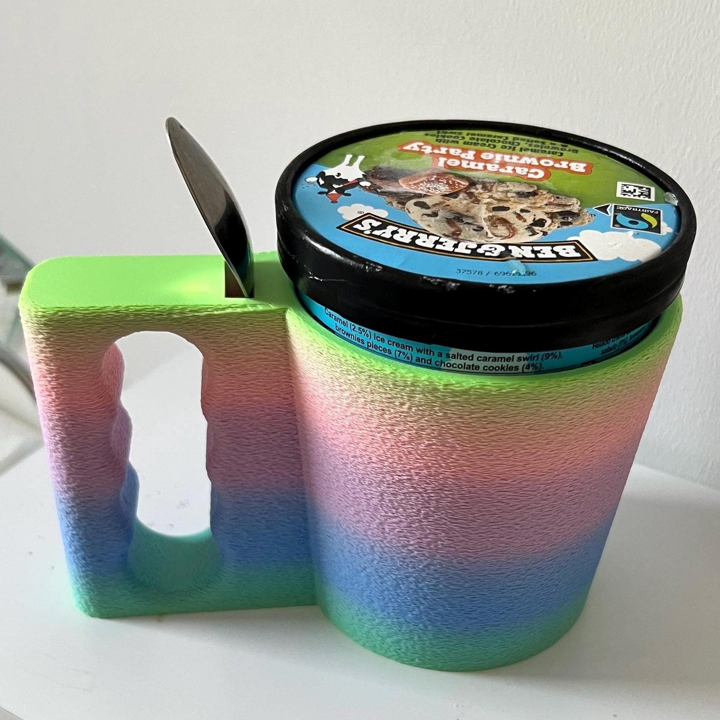 3D Printed Ice Cream Pint Holder: Easy-Grip Mug with Spoon Slot